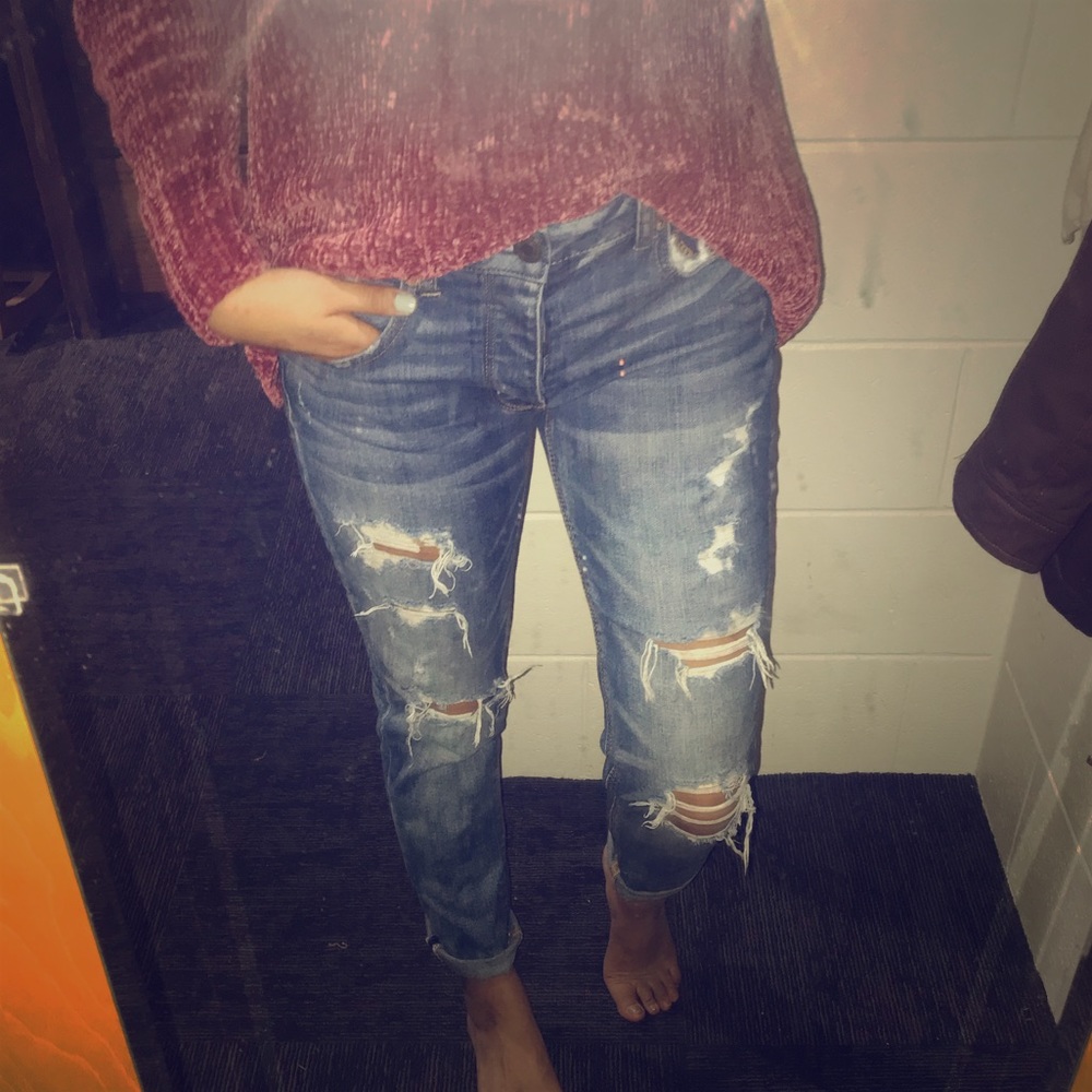American wage tomgirl size 2 reg ripped jeans